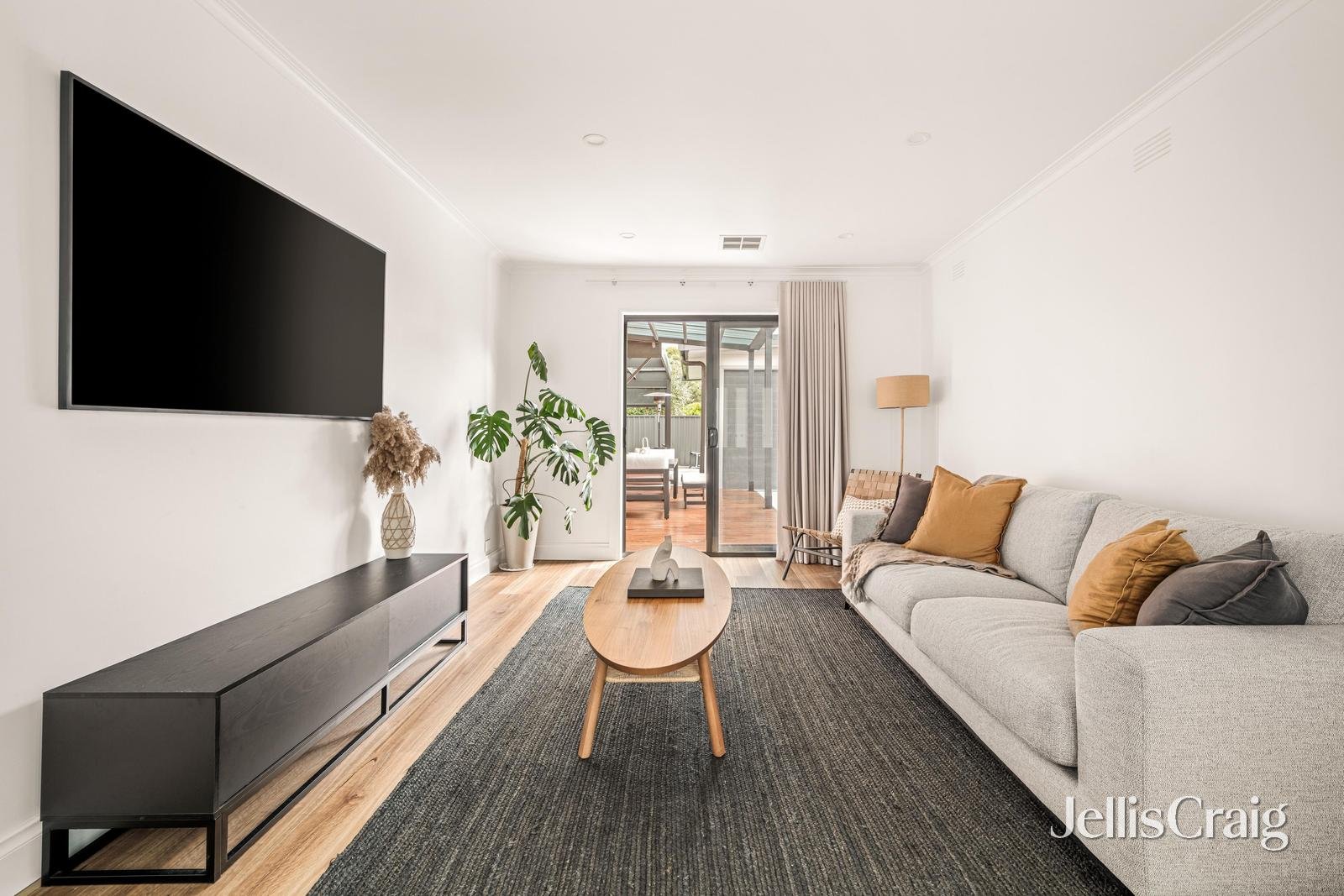 37 Eunice Drive, Cheltenham image 2