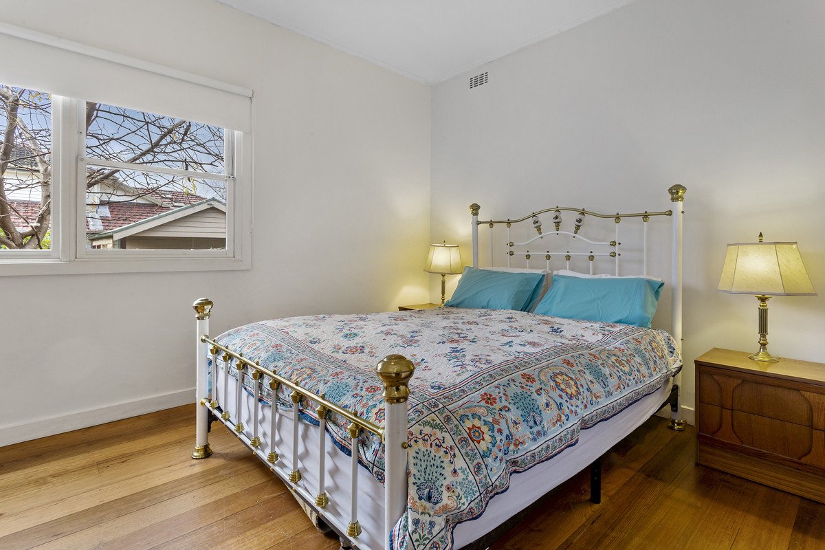 37 Everton Grove, Surrey Hills image 6
