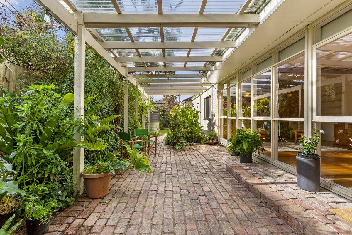 37 Everton Grove, Surrey Hills image 9