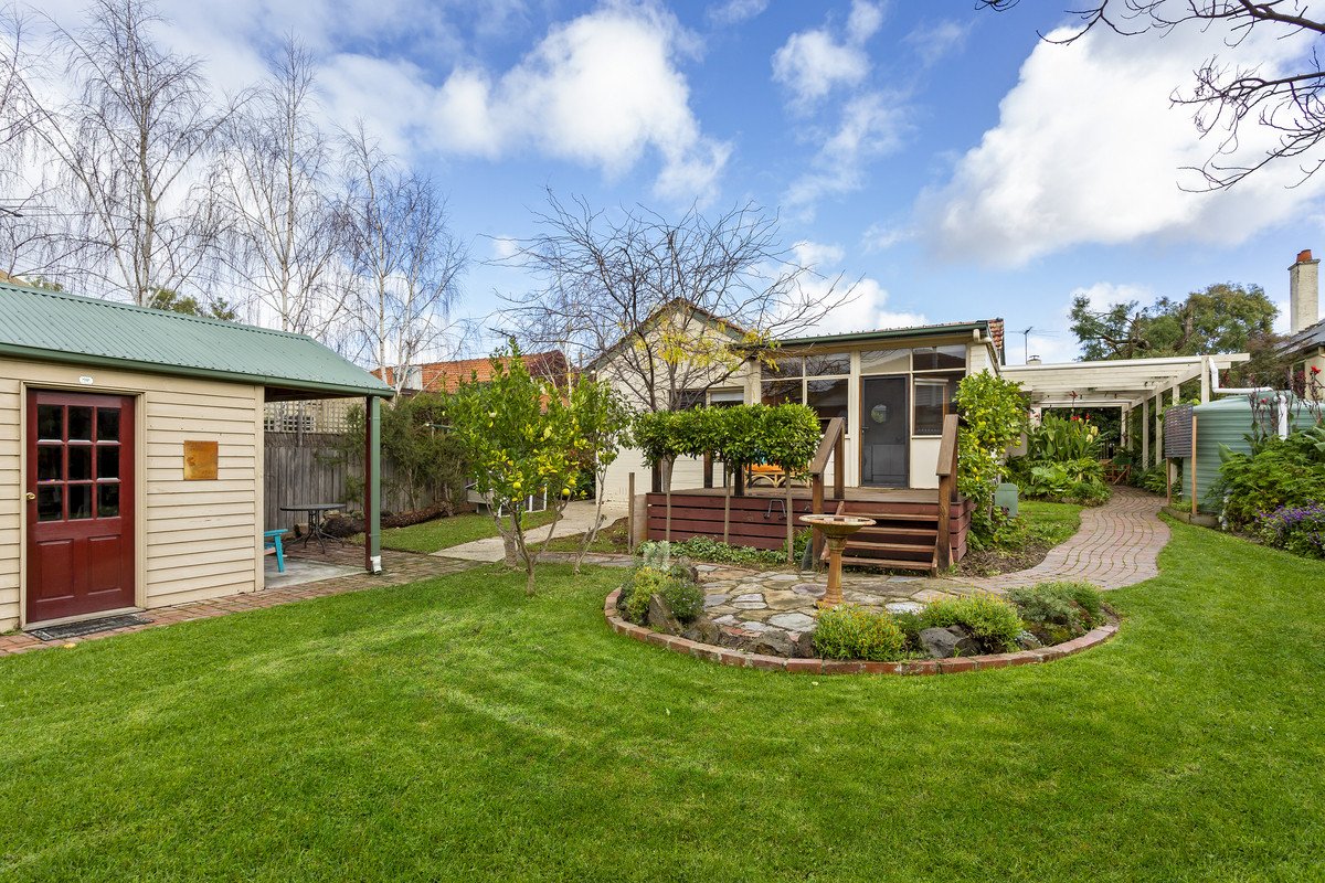 37 Everton Grove, Surrey Hills image 10