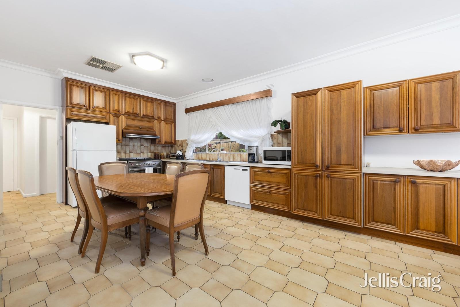 37 Flinders Street, Bulleen image 3