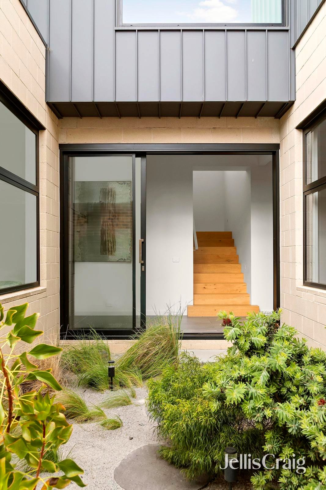 37 Flower Street, Essendon image 2