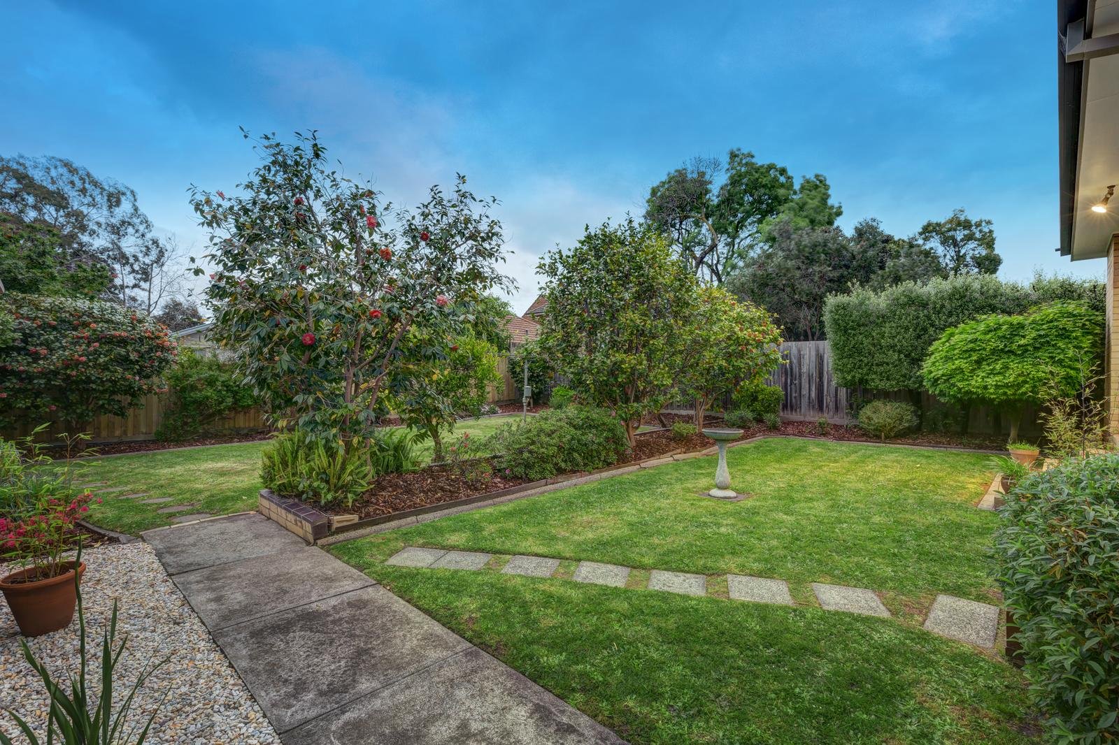 37 Gissing Street, Blackburn South image 9