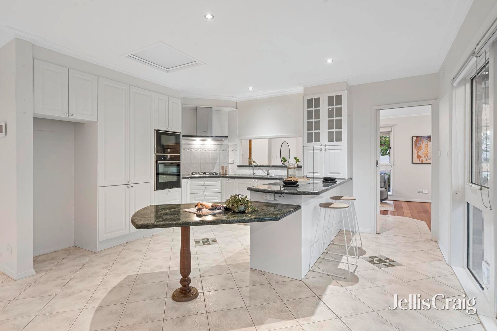 37 Grant Olson Avenue, Bulleen image 7