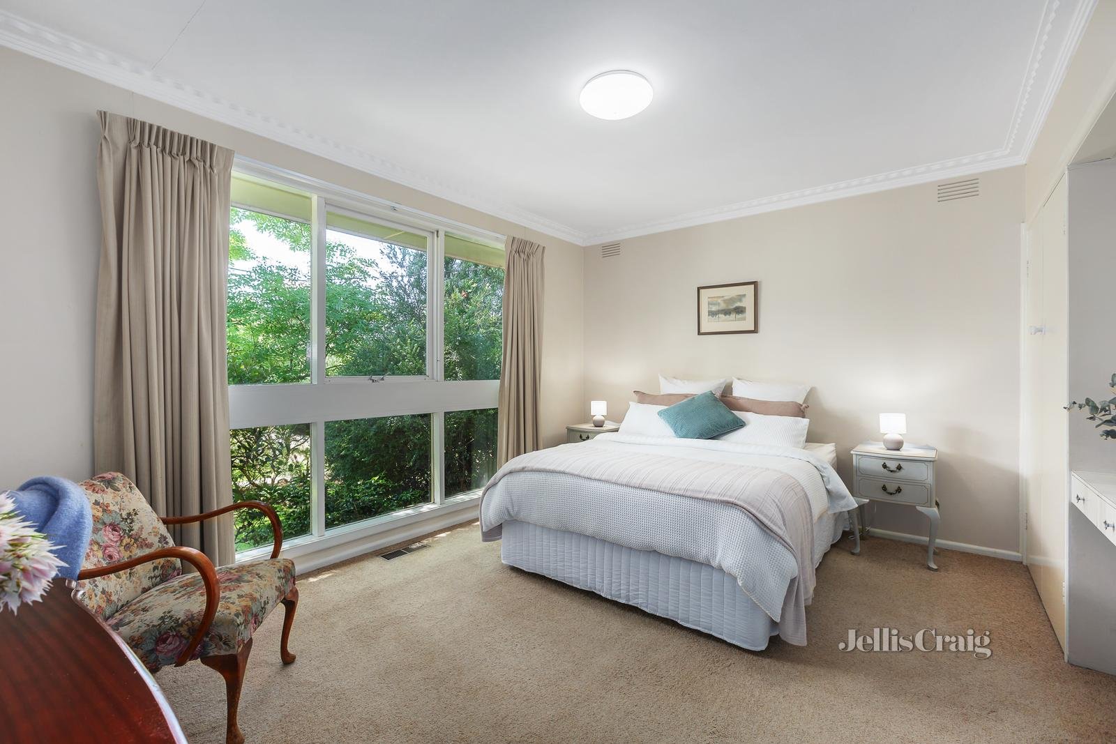 37 Grantley Drive, Glen Waverley image 5