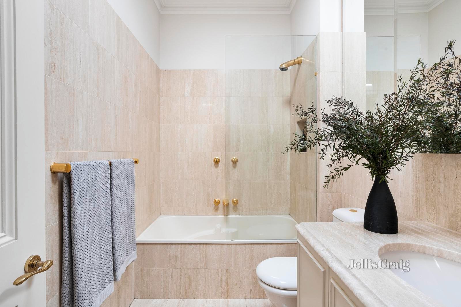 37 Hawksburn Road, South Yarra image 9