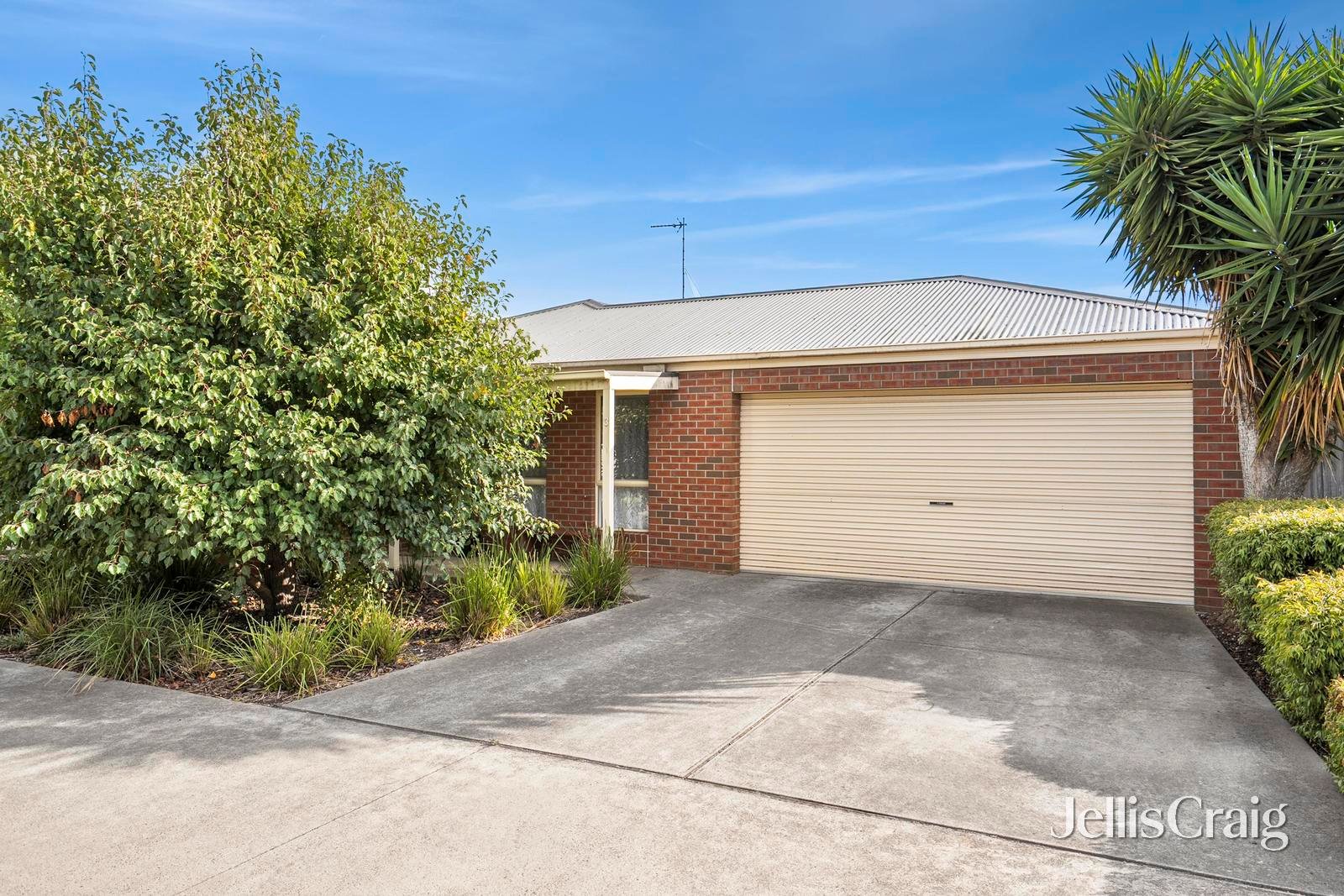 3/7 Helms Street, Newcomb image 1