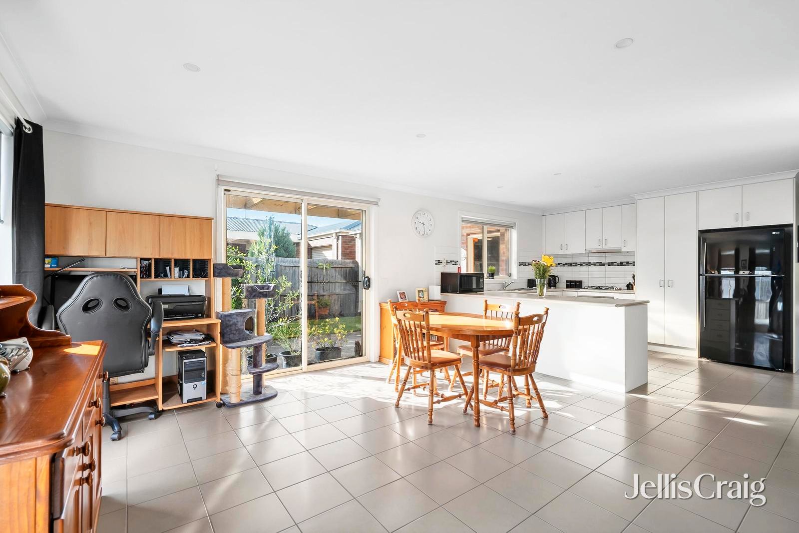 3/7 Helms Street, Newcomb image 3