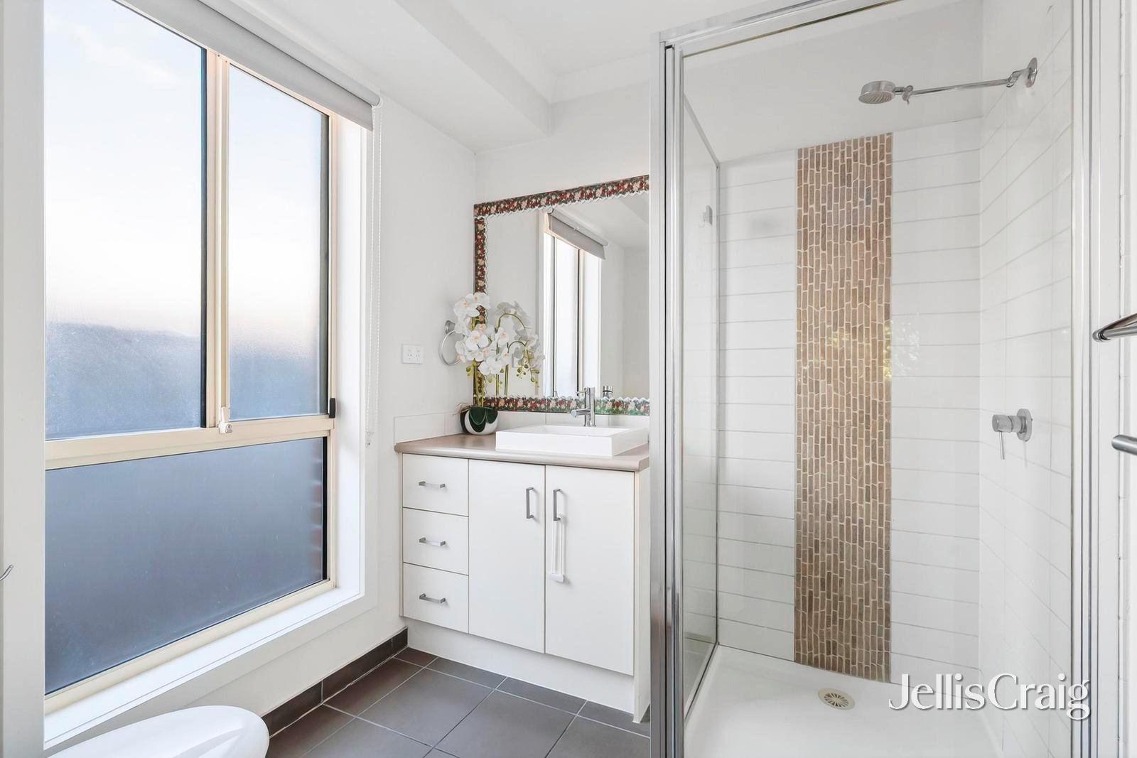 3/7 Helms Street, Newcomb image 6