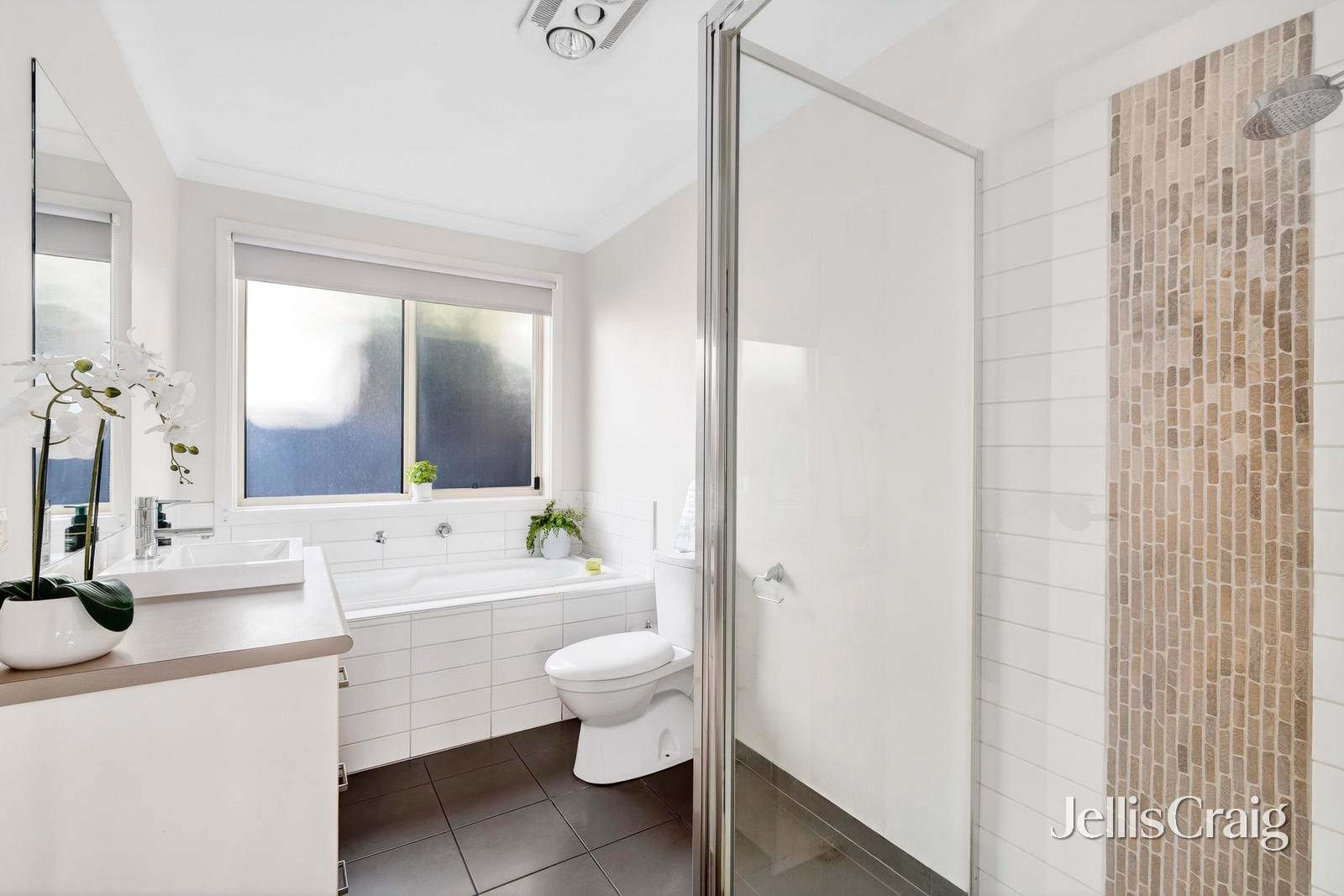 3/7 Helms Street, Newcomb image 10