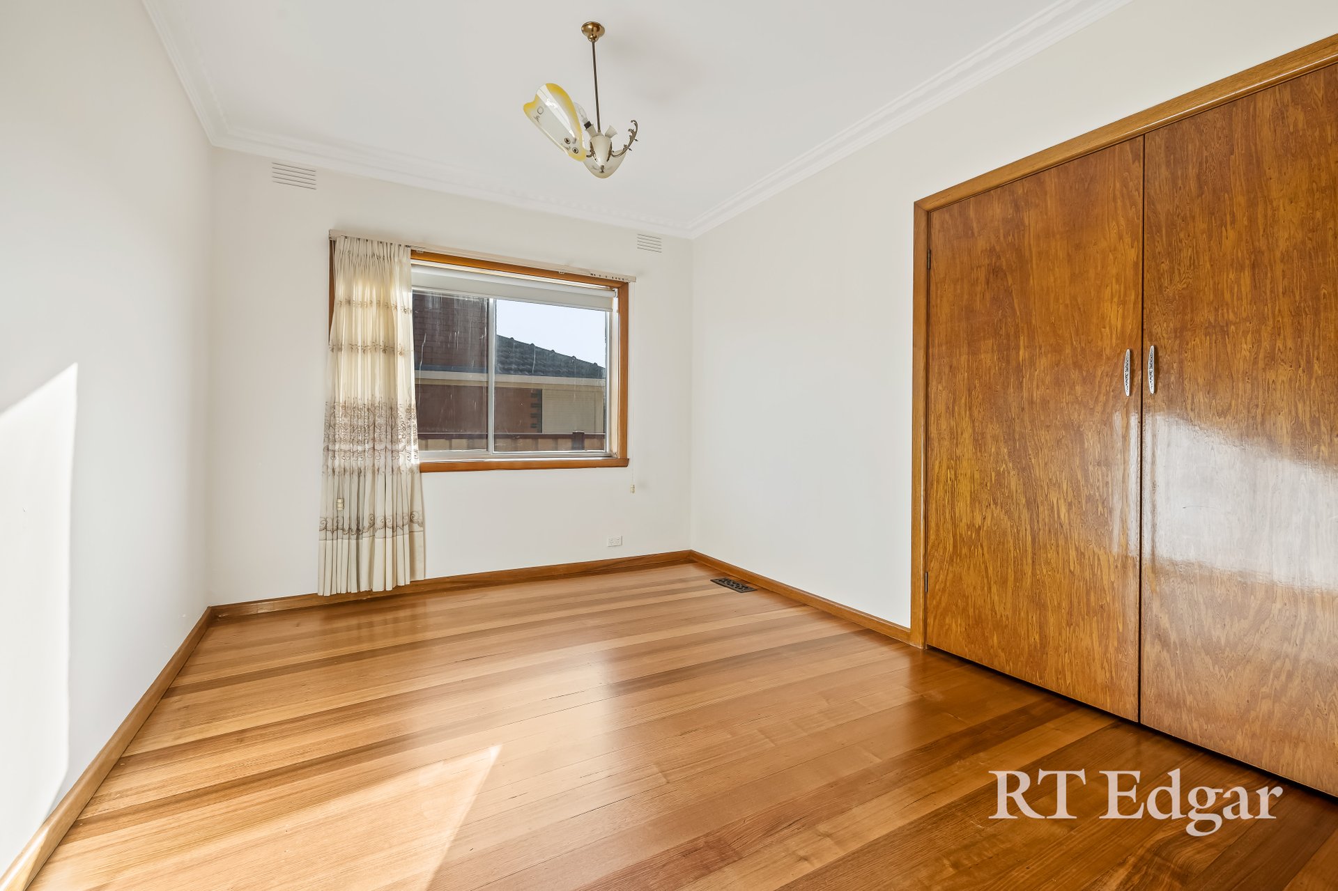 Property Gallery Thumbnail 5