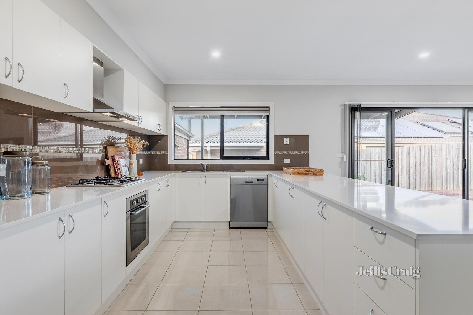 37 Kingfisher Drive, Diamond Creek image 4
