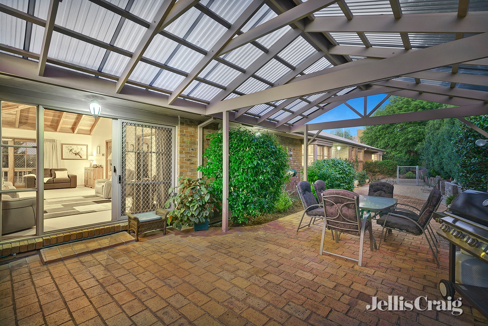 37 Kirkford Drive, Mooroolbark image 10