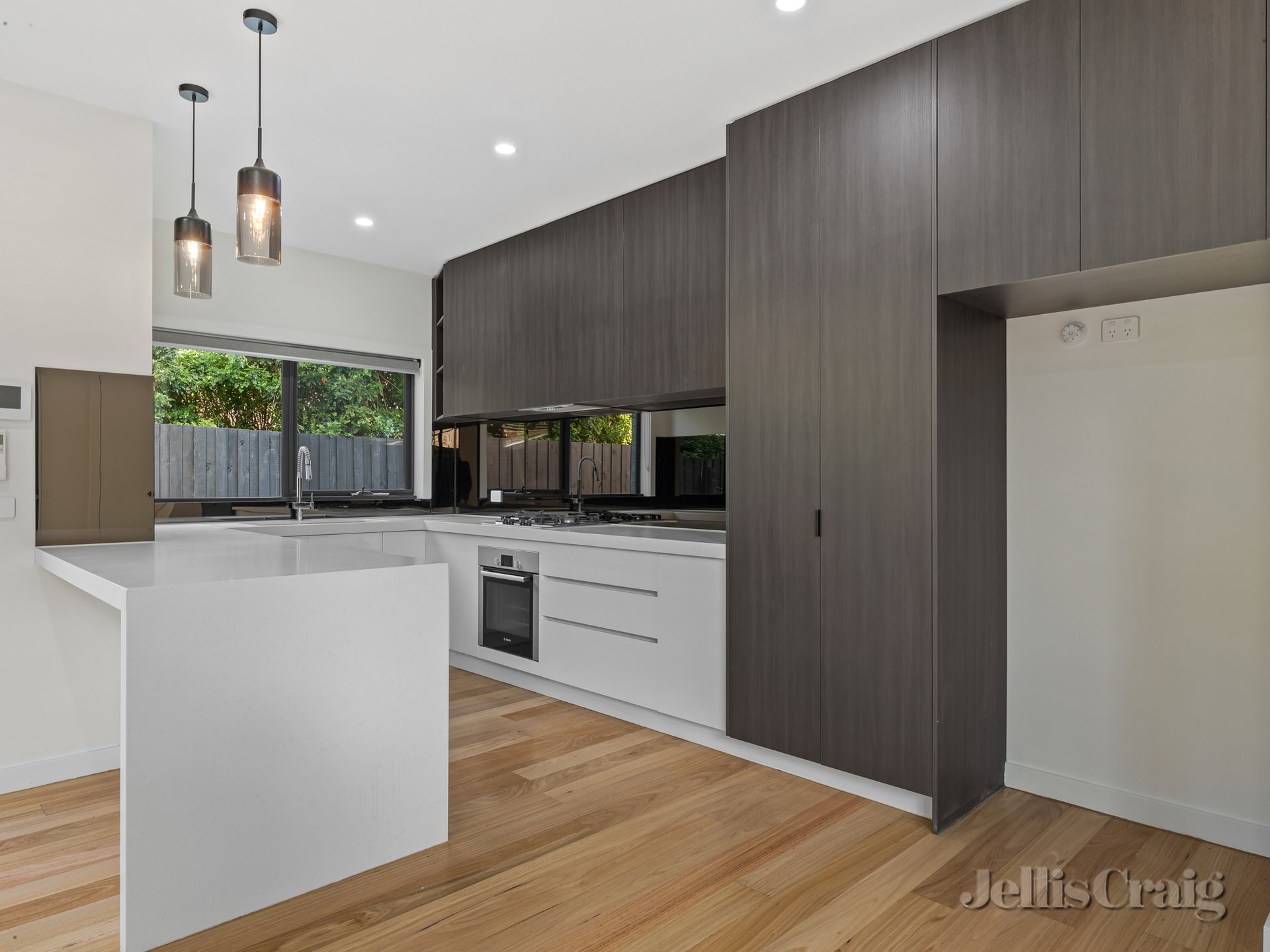 3/7 Lae Street, Heidelberg West image 2