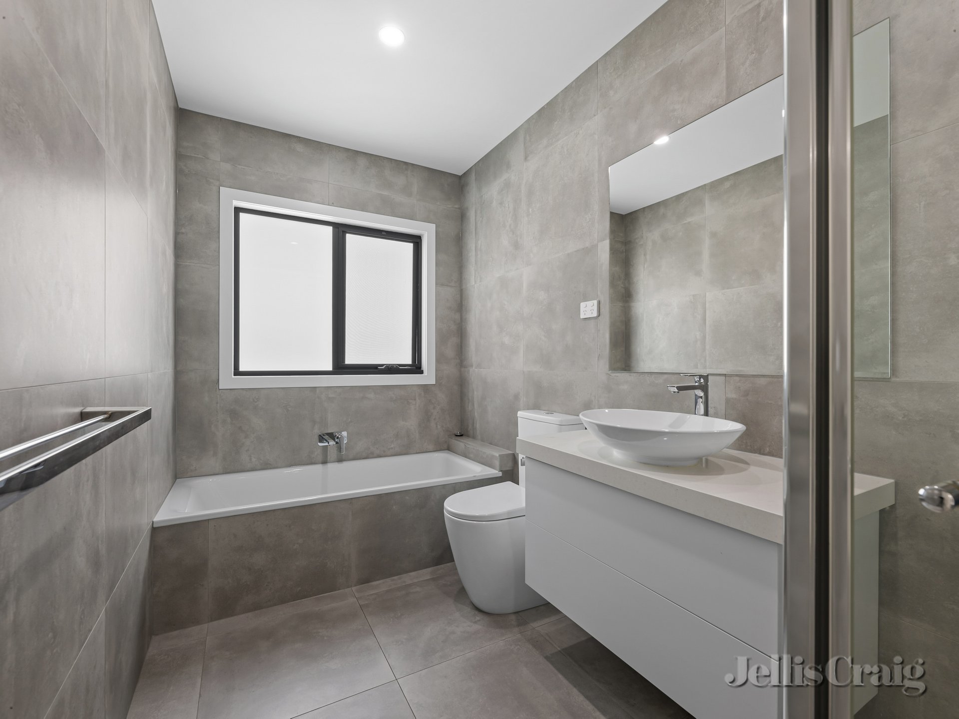 3/7 Lae Street, Heidelberg West image 8