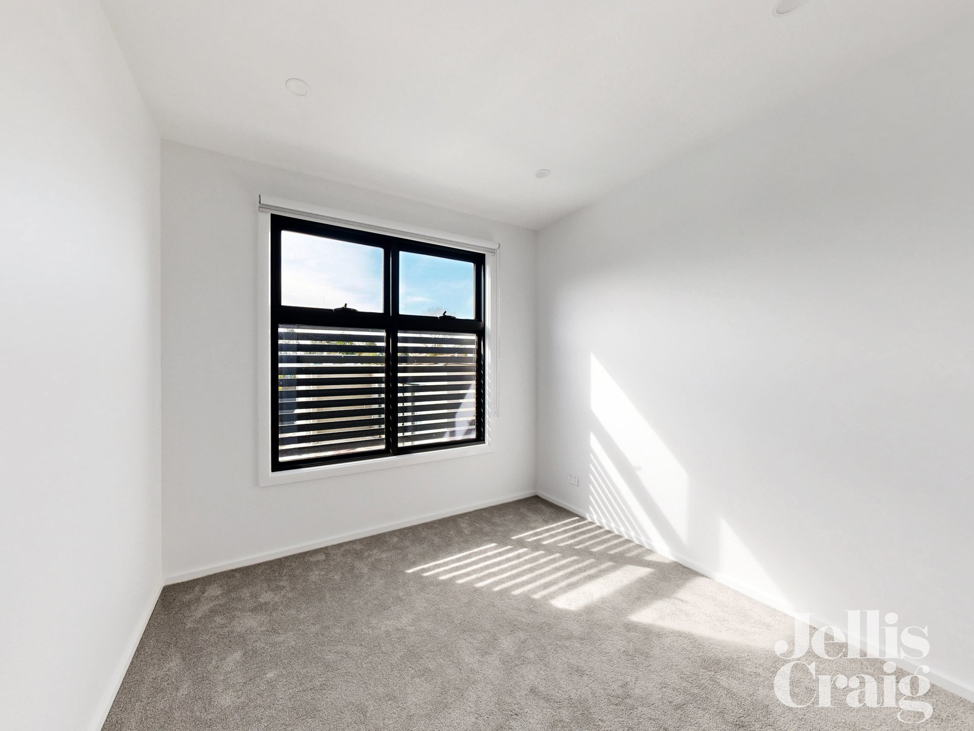 3/7 Larman Street, Bentleigh East image 8