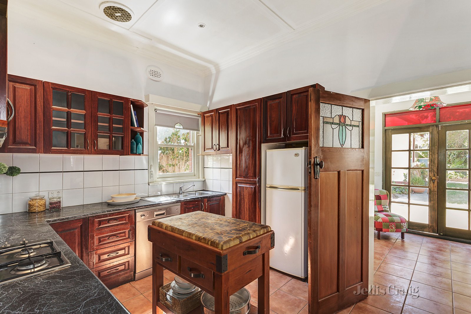 37 McKinnon Road, Mckinnon image 5