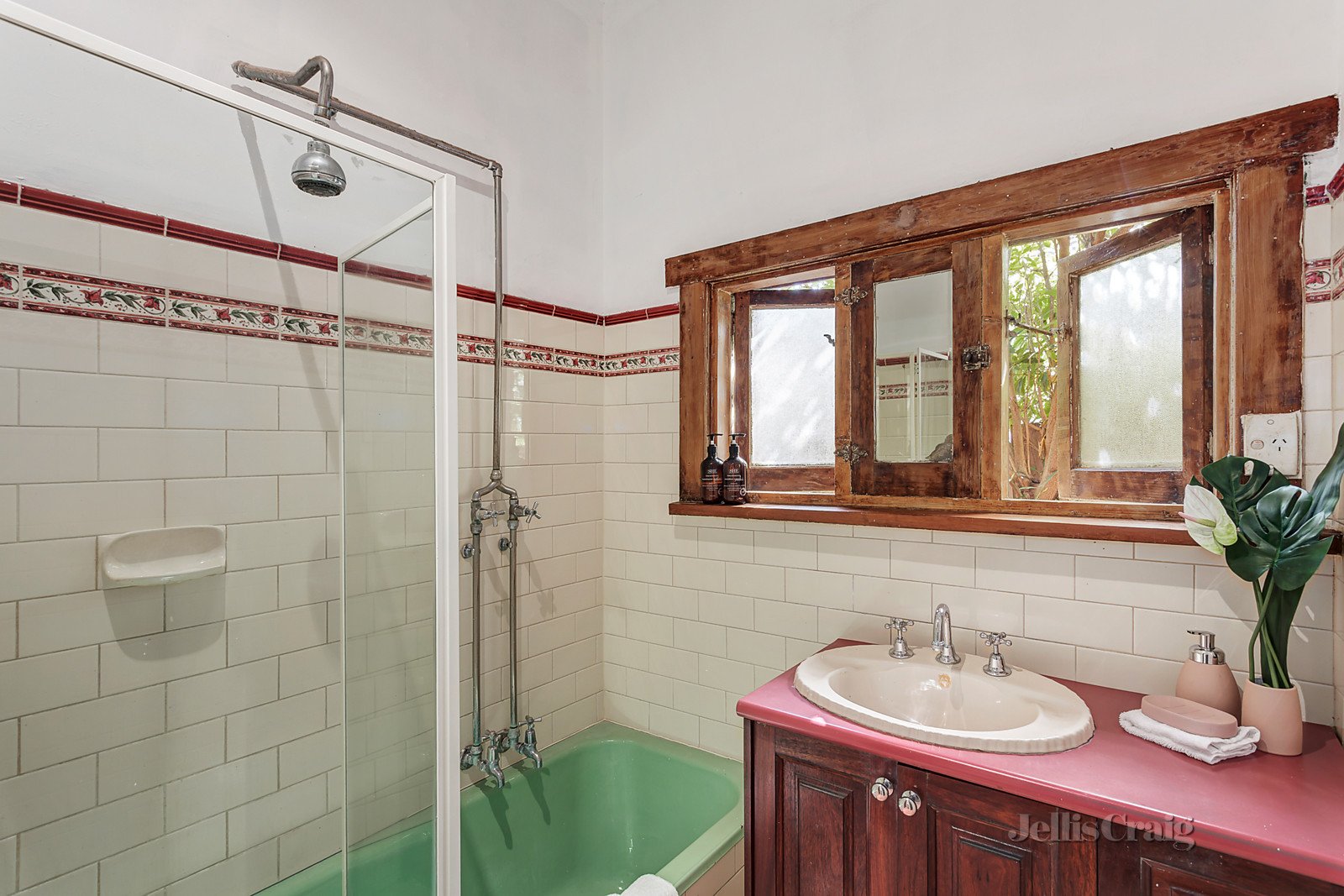 37 McKinnon Road, Mckinnon image 6
