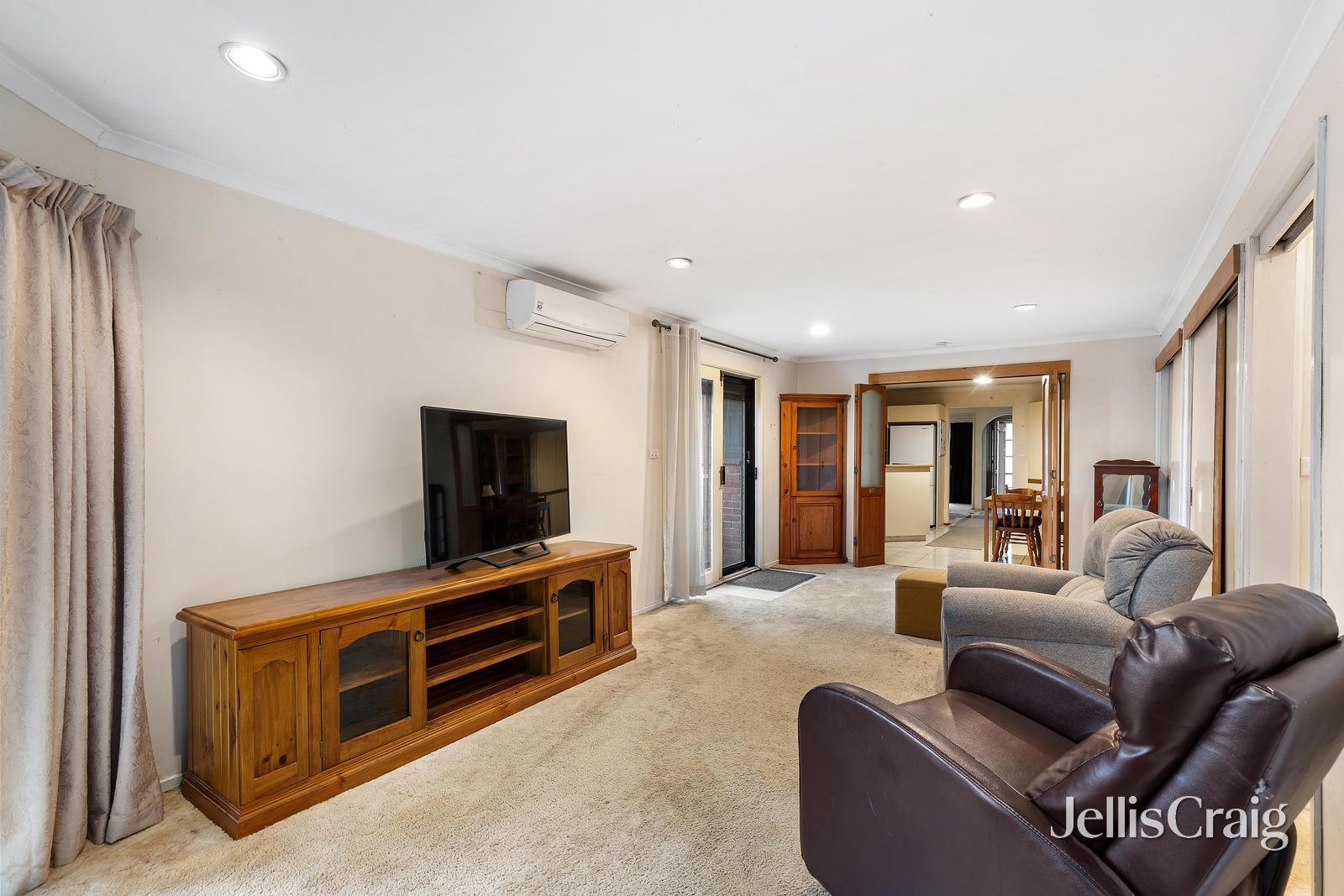 37 Milton Parade, Bundoora image 2