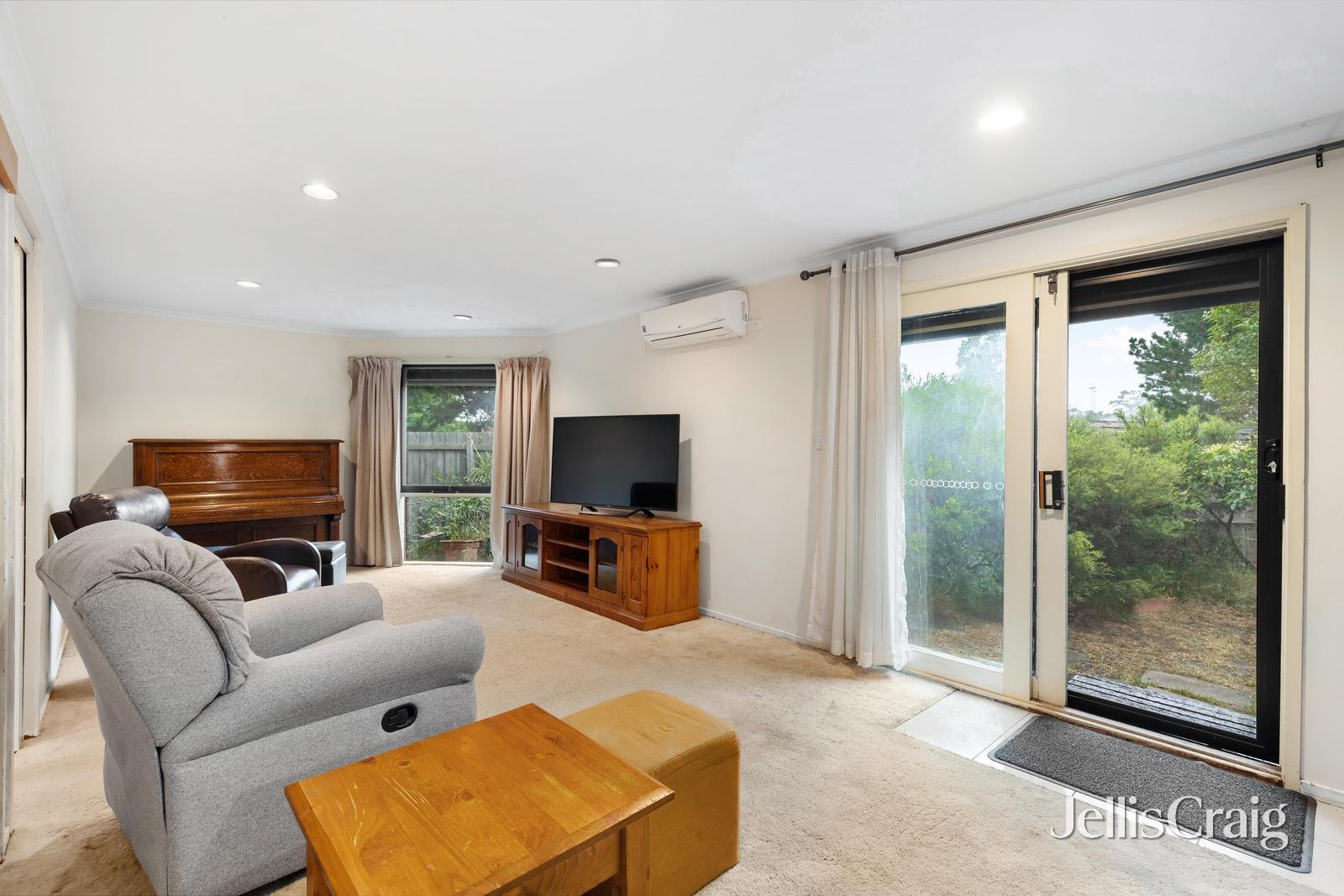 37 Milton Parade, Bundoora image 3