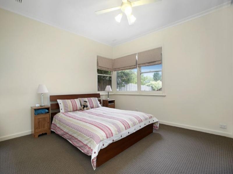 37 Moselle Street, Mont Albert North image 8