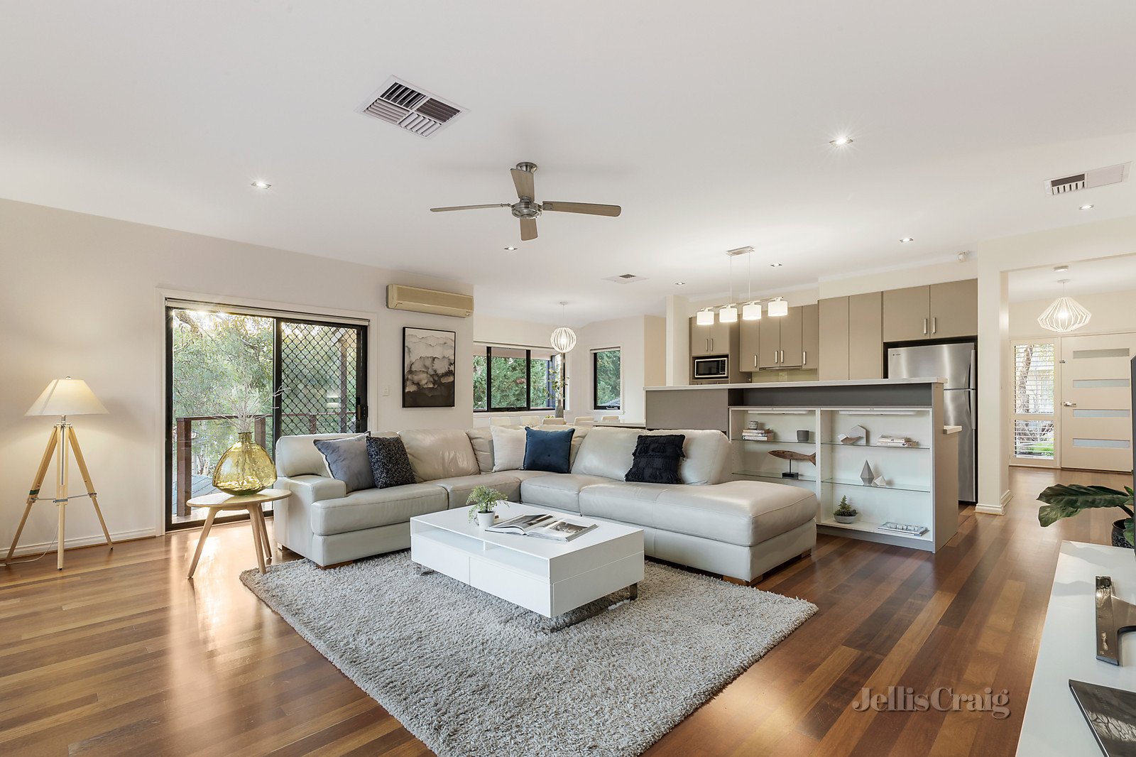 37 Nerreman Gateway, Eltham image 2