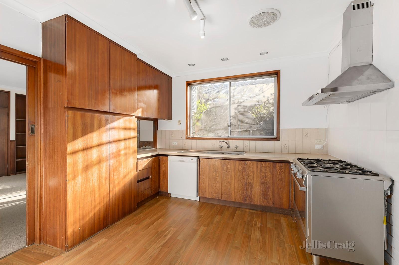 37 Nicholson Street, Nunawading image 3