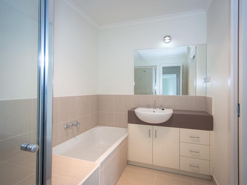 3/7 Pohlman Street, Kyneton image 8