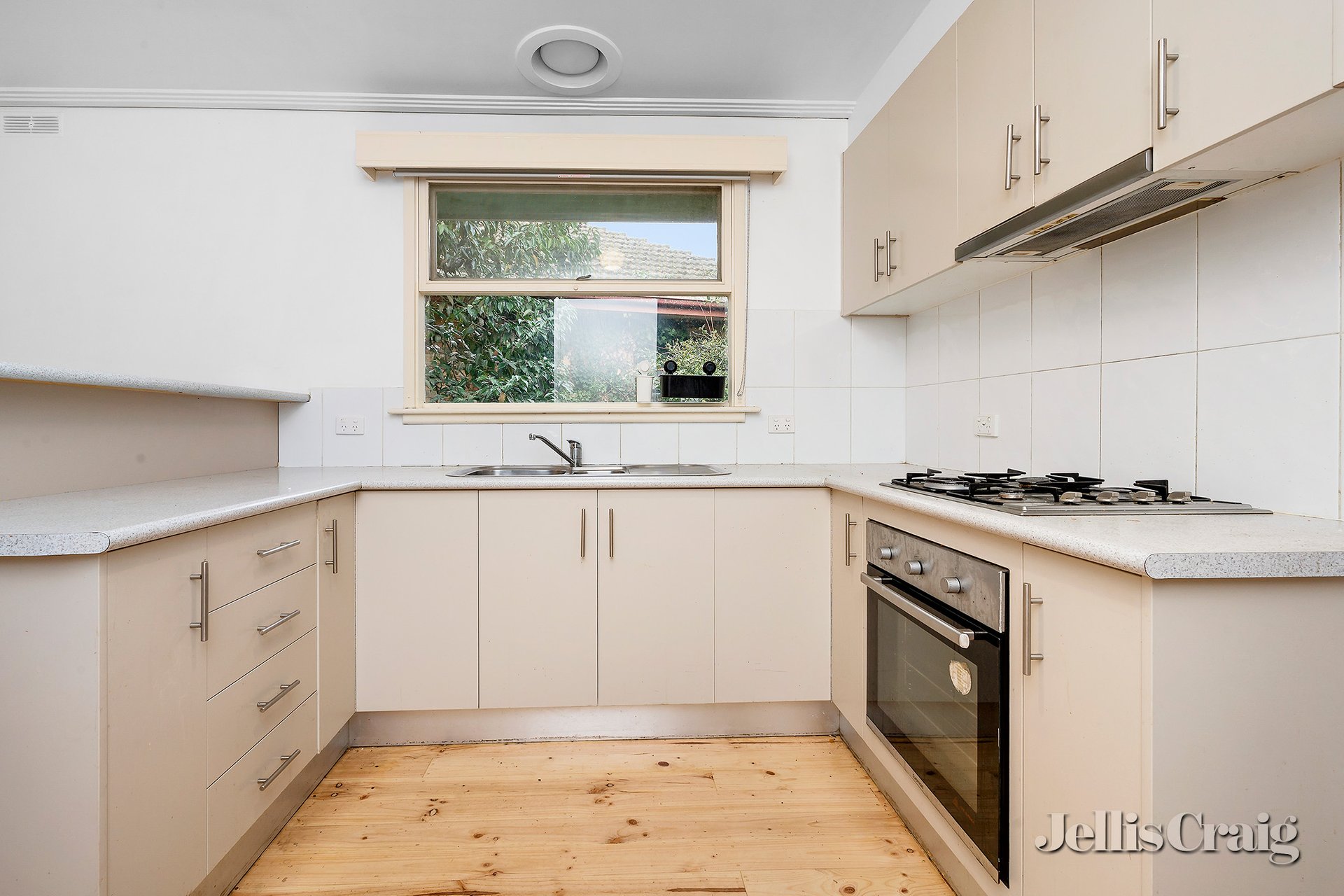 37 Queen Victoria Street, Newington image 3