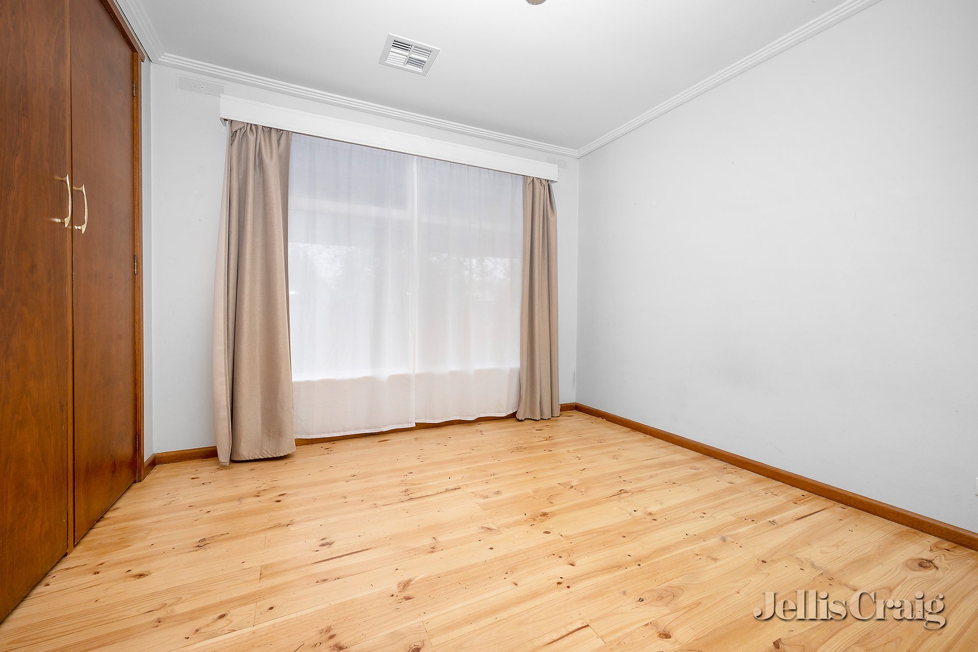 37 Queen Victoria Street, Newington image 4