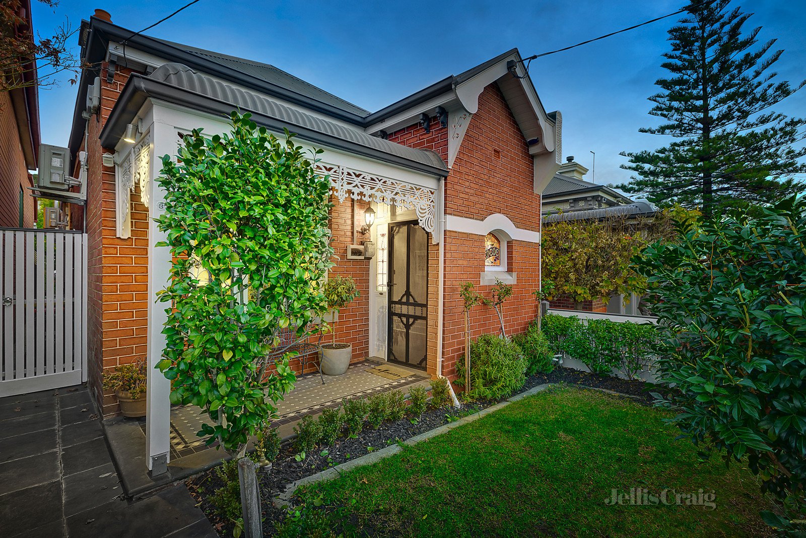 37 Roxburgh Street, Ascot Vale image 1