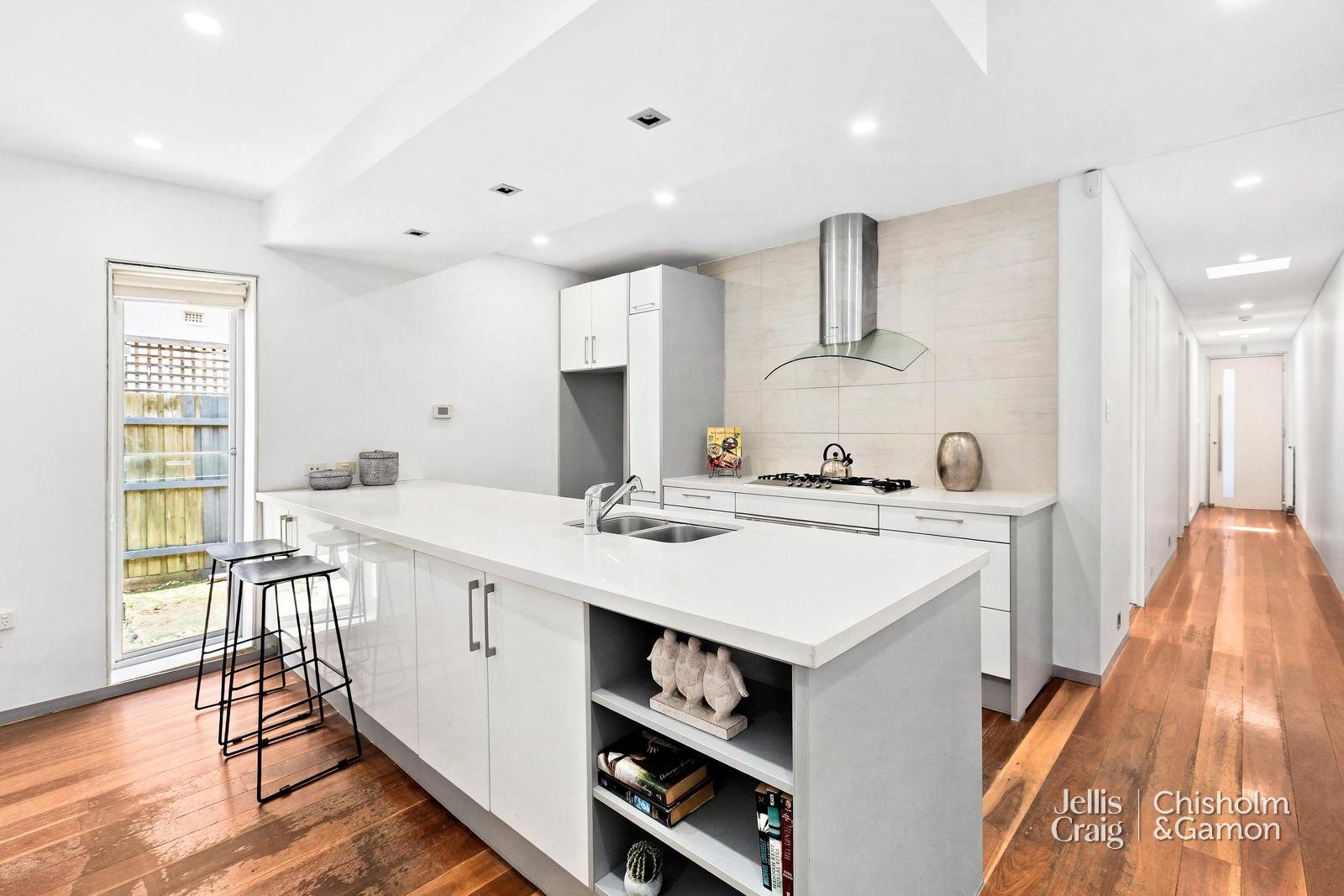 37 Shelley Street, Elwood image 3