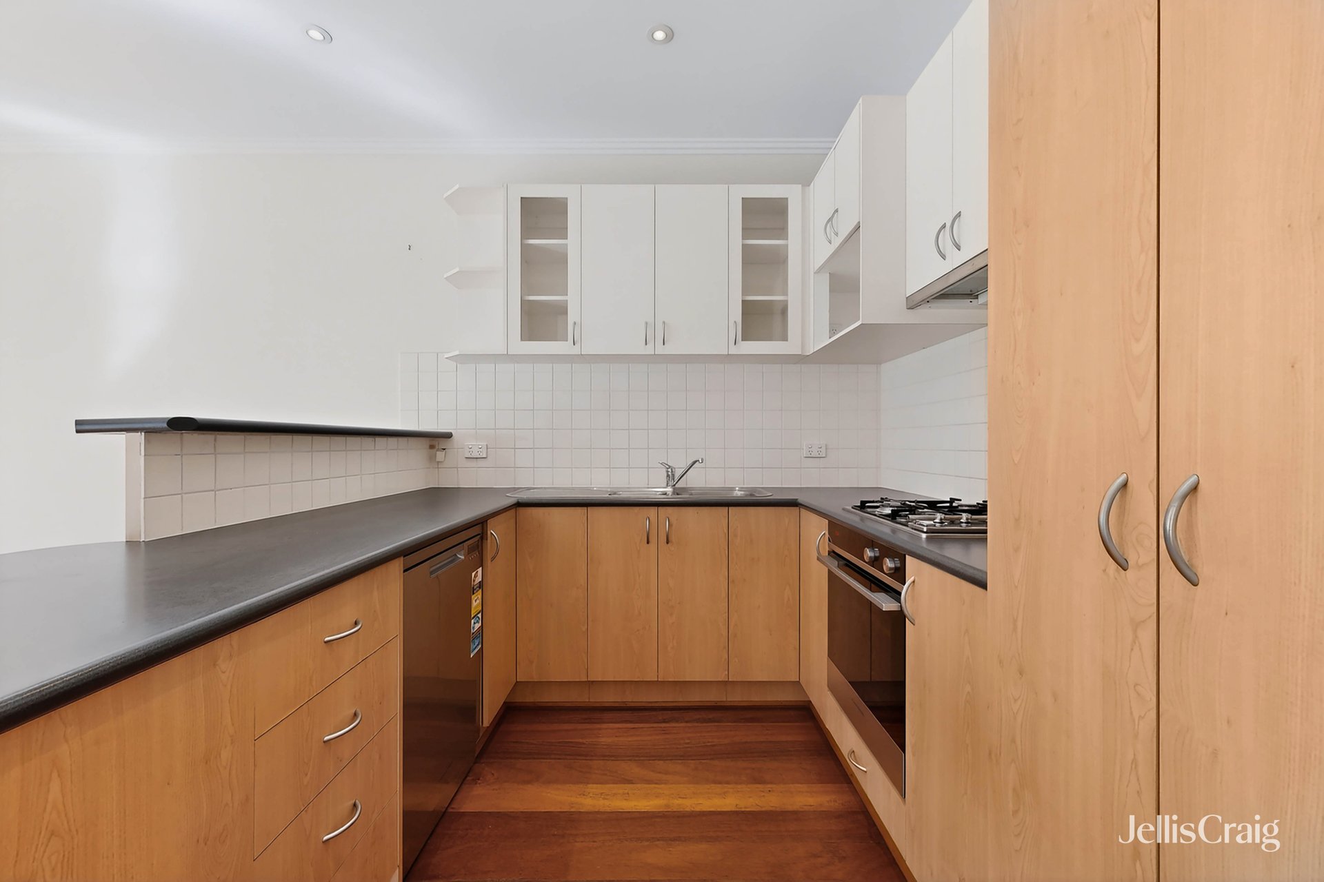 37 Sherbourne Street, Essendon image 2