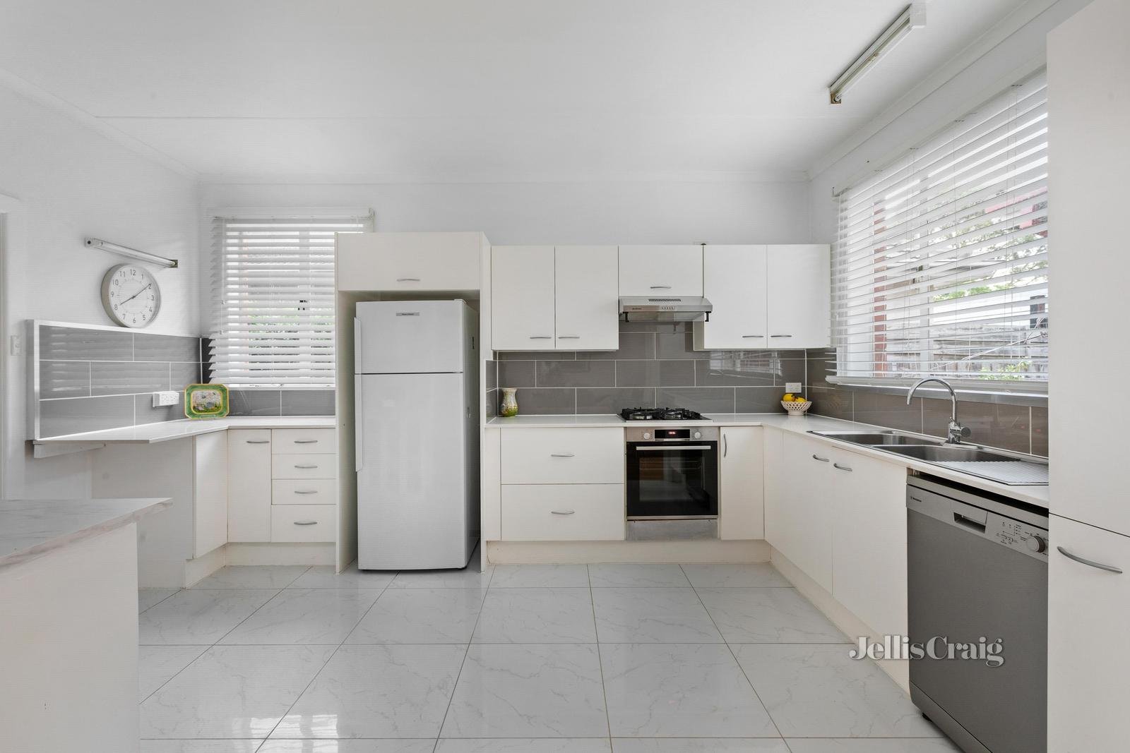 37 South Avenue, Bentleigh image 3