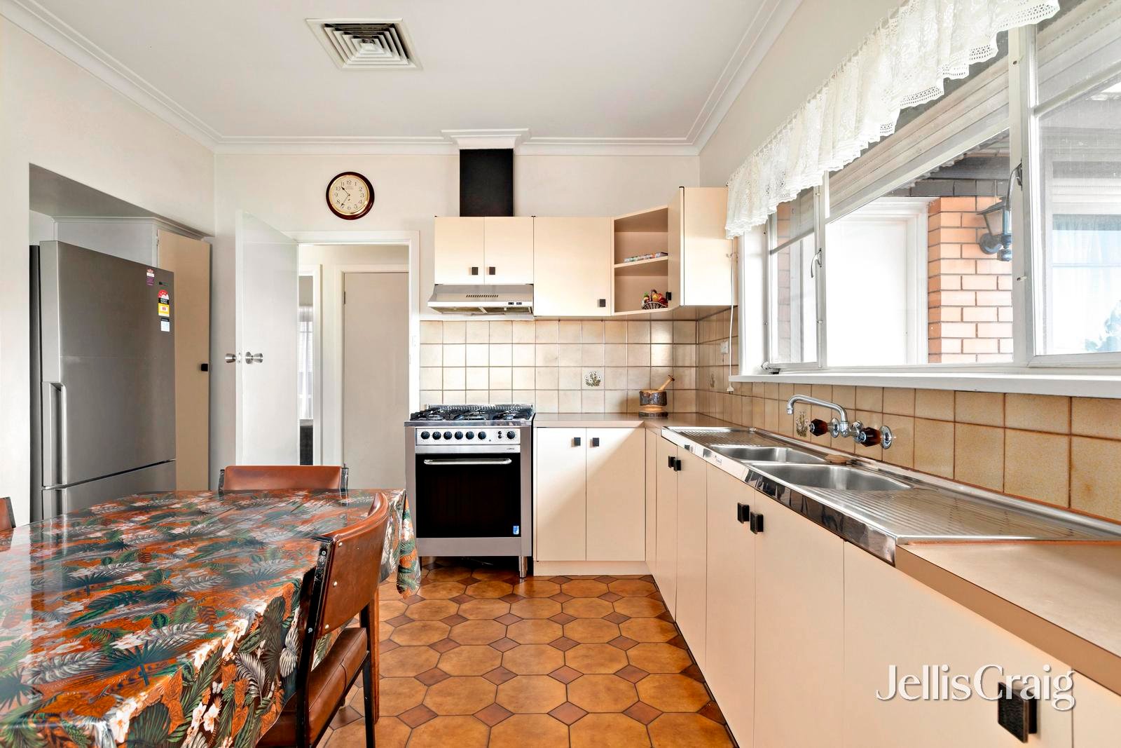 37 St Raphael Street, Avondale&nbsp;Heights image 3