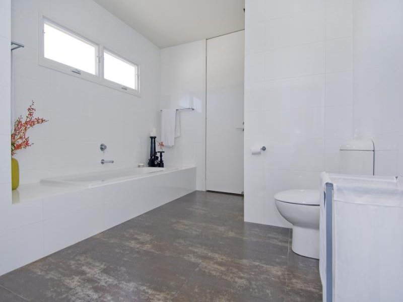 37 Stinton Avenue, Newtown image 12
