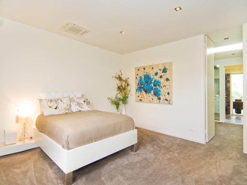 37 Stinton Avenue, Newtown image 13