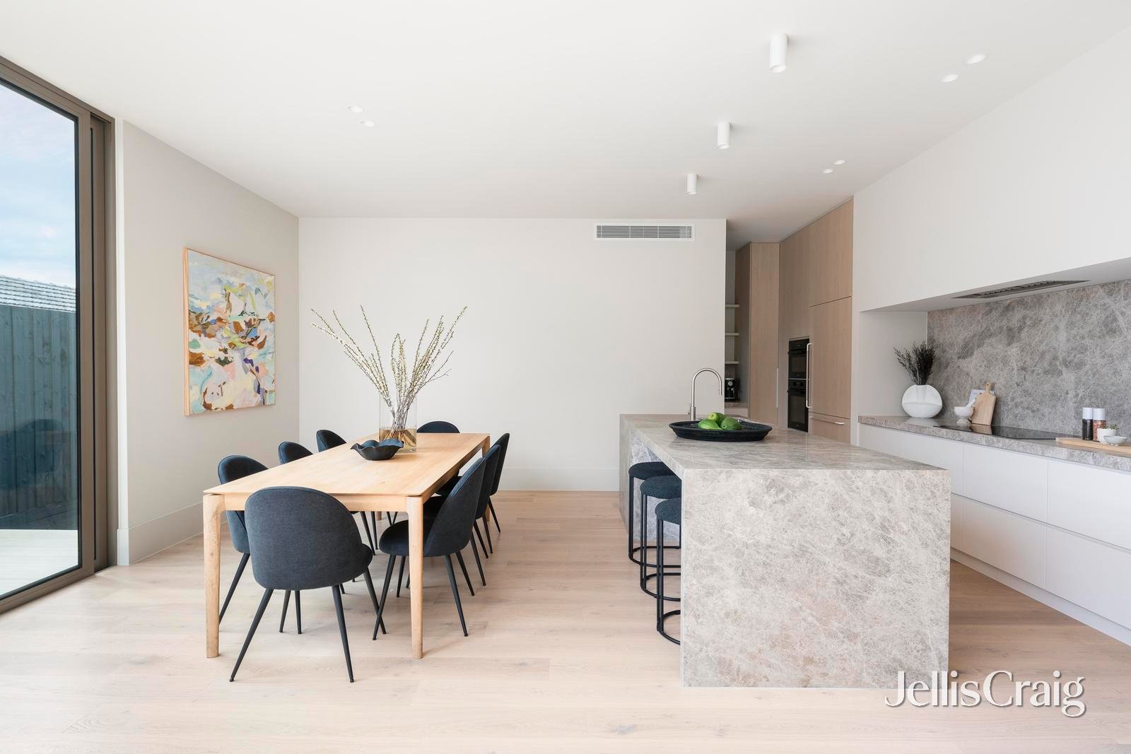 37 Stoke Avenue, Kew image 9