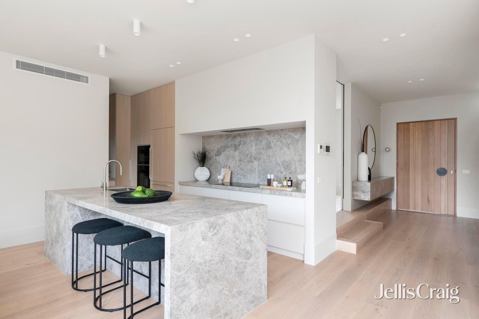 37 Stoke Avenue, Kew image 10