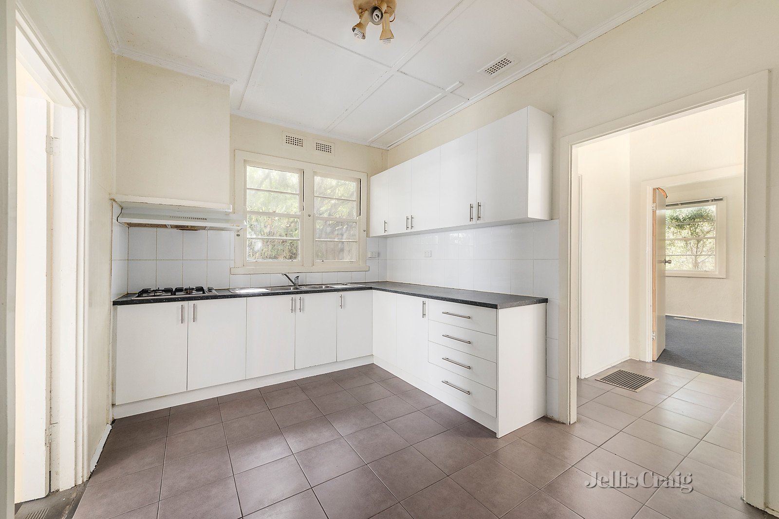 37 Sunderland Avenue, Ashburton image 3