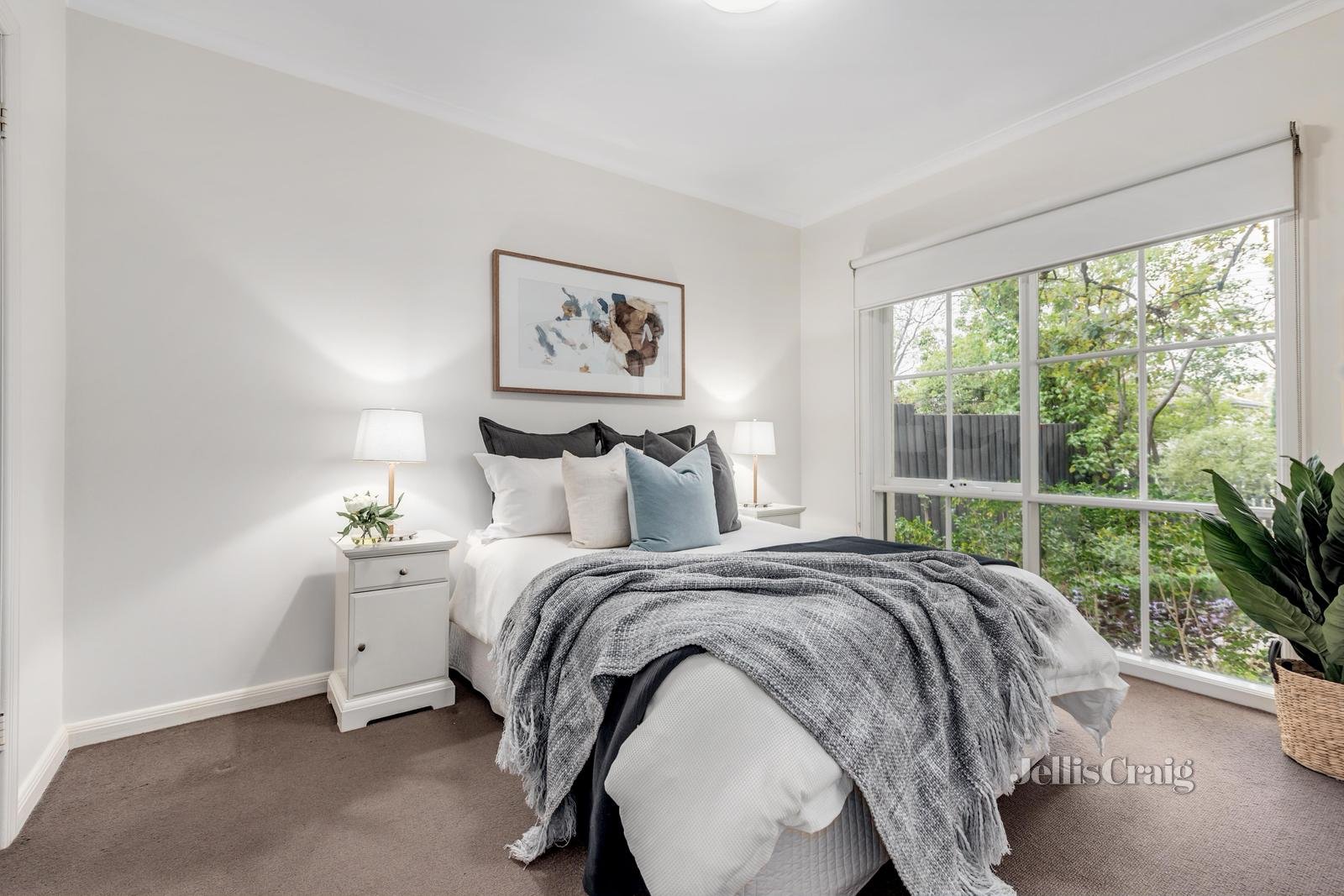 37 Sunhill Road, Glen Iris image 6