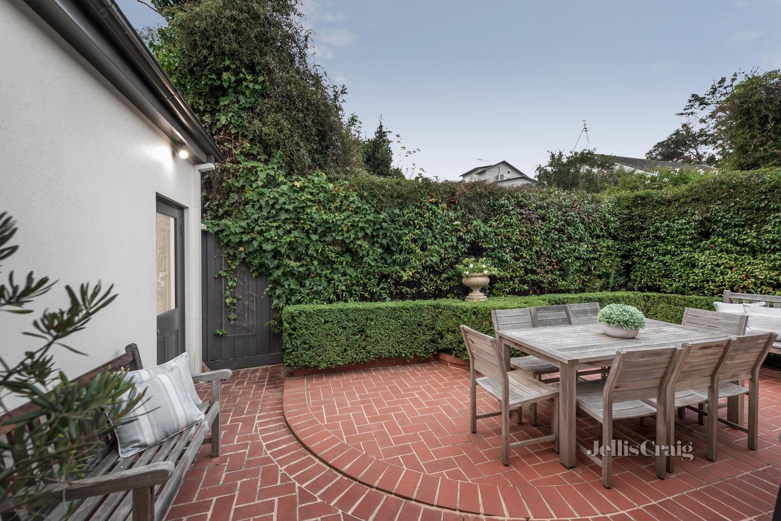 37 Sunhill Road, Glen Iris image 10
