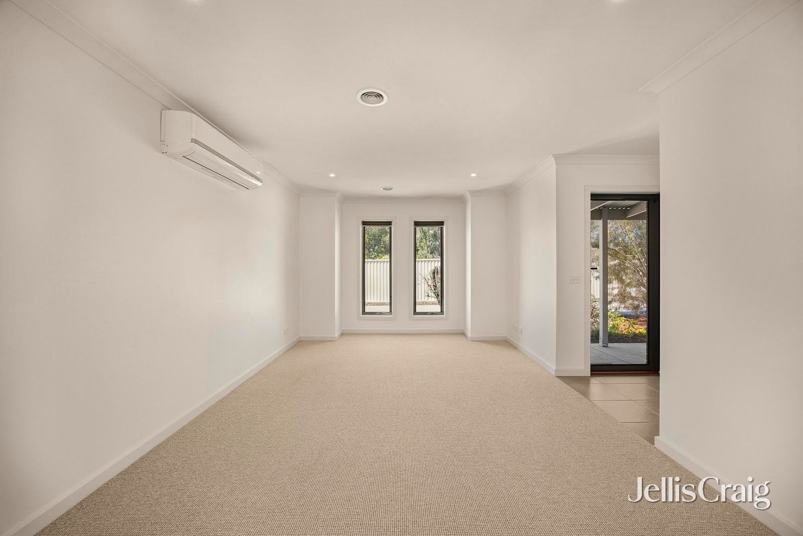 3/7 Symons Street, Wendouree image 2