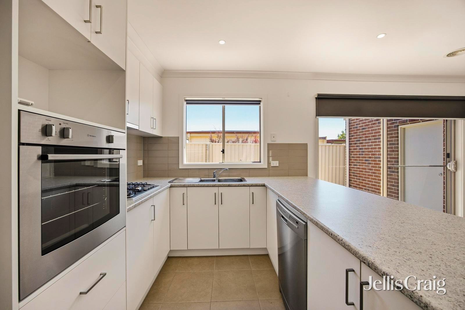 3/7 Symons Street, Wendouree image 6