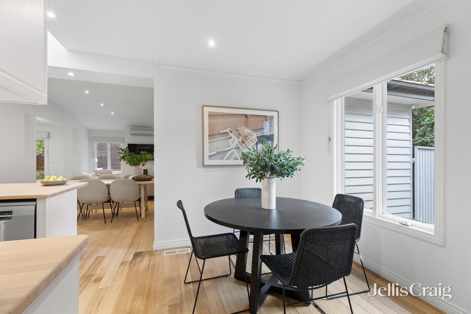 37 Toogoods Rise, Box Hill North image 4