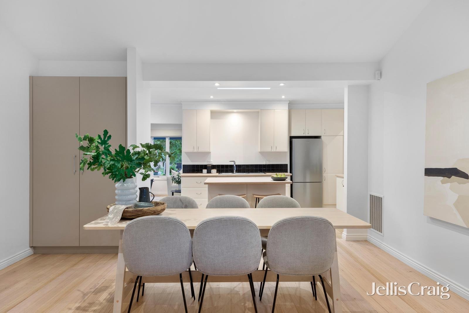 37 Toogoods Rise, Box Hill North image 5