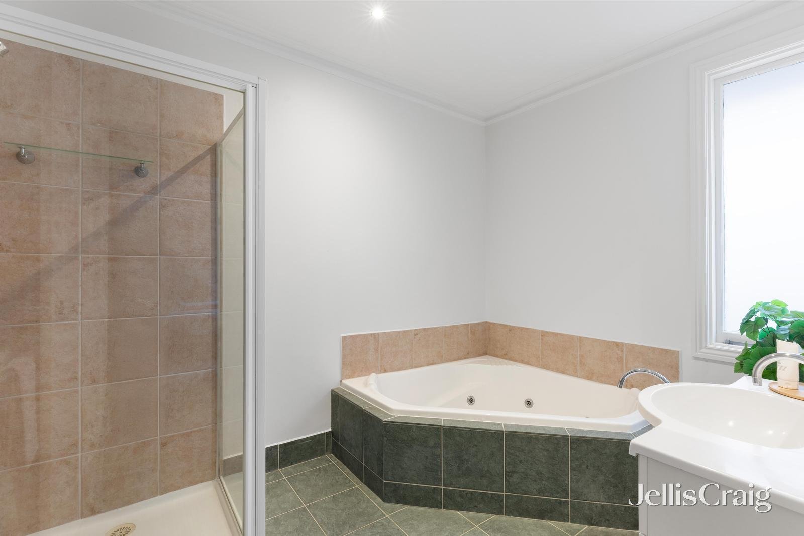 37 Toogoods Rise, Box Hill North image 9
