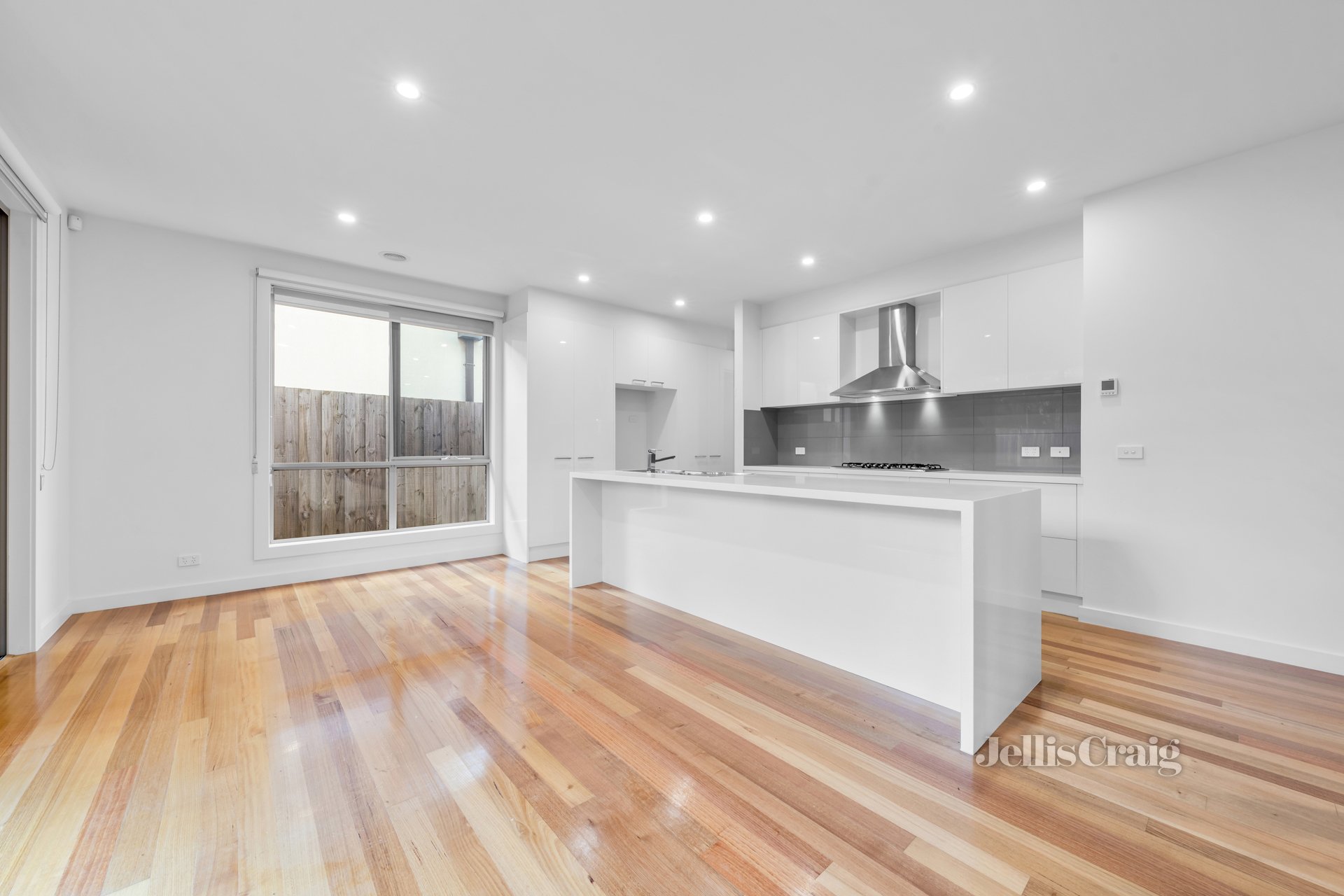 3/7 Vasey Avenue, Mount Waverley image 1