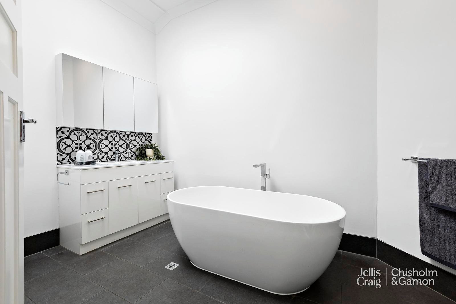 37 Vautier Street, Elwood image 10