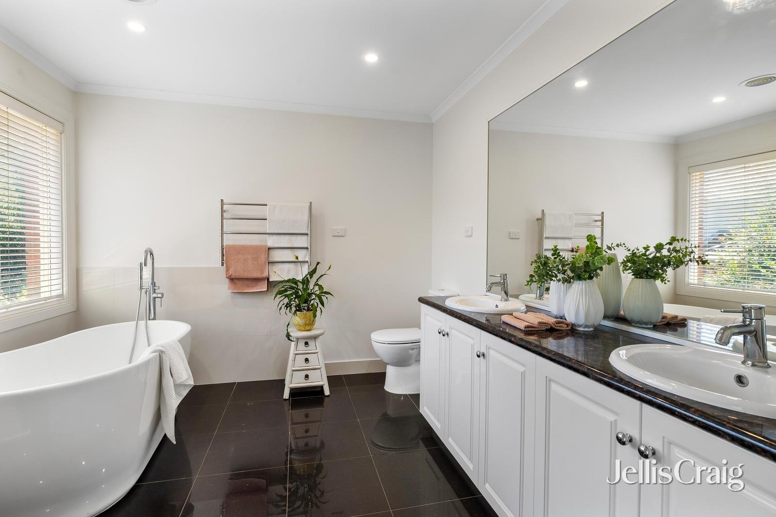 3/7 Warwick Court, Surrey&nbsp;Hills image 11